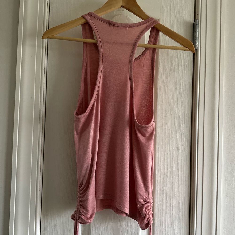 Niyama Sol Women's Pink Sleeveless Top